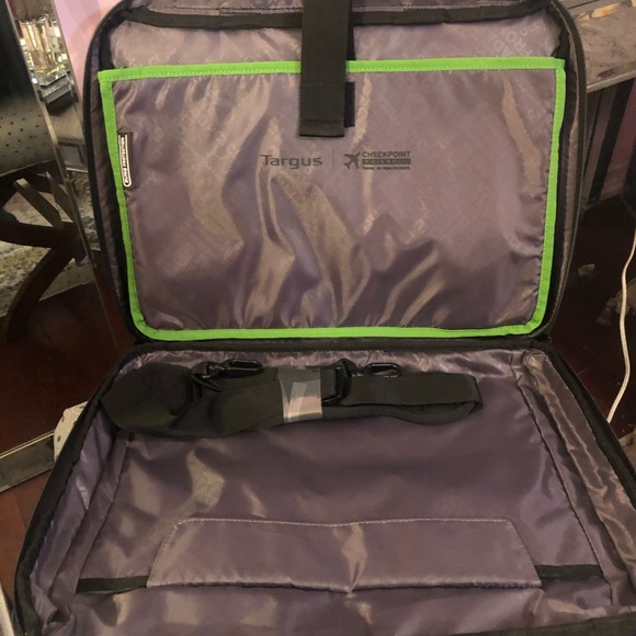 Targus Balance Briefcase - Picture 3 of 5